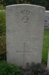 3. CWGC grave for ae hancox